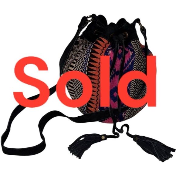 Forever 21 boho crossbody bucket bag Peruvian Aztec style multi colored. - Picture 1 of 12